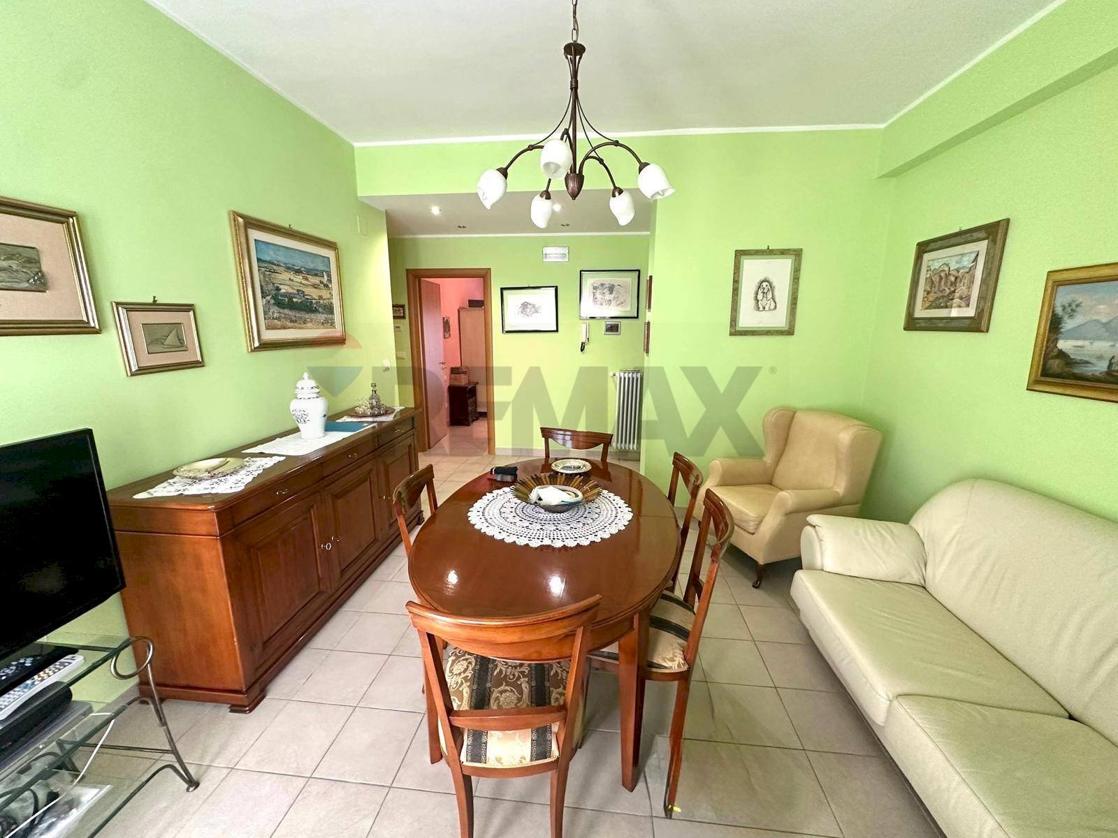 Sala da pranzo - Trilocale Piazza Achille Ricciardi, Sulmona - foto 2