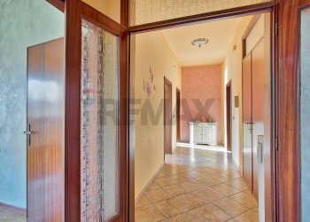 Hall / corridoio - Casa semi indipendente strada provinciale 19
 
1, Bucine - foto 15