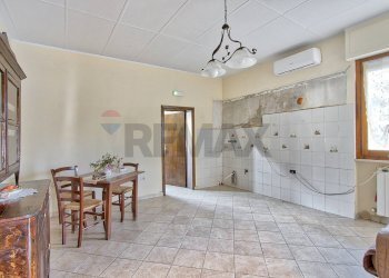 Sala da pranzo - Casa semi indipendente strada provinciale 19
 
1, Bucine - foto 18