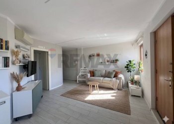 Soggiorno - Quadrilocale Via Pietro Nenni
 
13, Castelbellino - foto 10