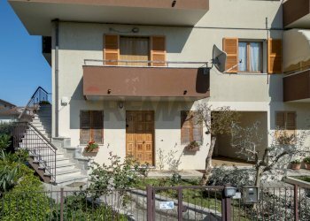 Casa all\'aperto - Quadrilocale Via Pietro Nenni
 
13, Castelbellino - foto 26