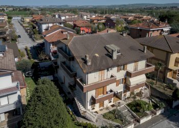 Edificio all\'aperto - Quadrilocale Via Pietro Nenni
 
13, Castelbellino - foto 29