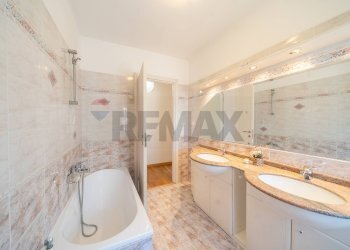 Bagno - Appartamento Via Italo Svevo
 
29, Roma - foto 100