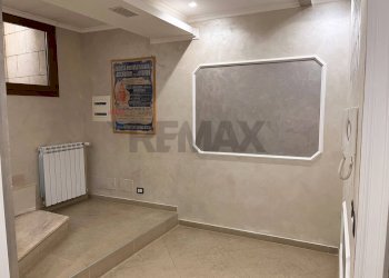 Stanza vuota - Quadrilocale Via Taglio delle Cinque Miglia
 
61, Anzio - foto 8