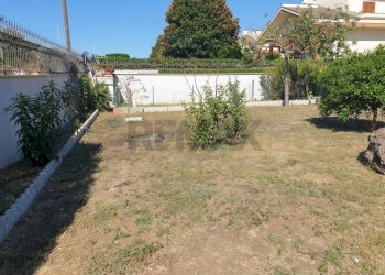 Giardino - Villa viale nuova california
 
48, Ardea - foto 8