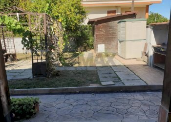 esterno casa - Villa viale nuova california
 
48, Ardea - foto 10