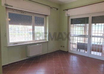 sala - Villa viale nuova california
 
48, Ardea - foto 12