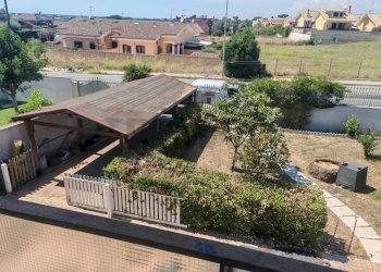 Edificio all\'aperto - Villa viale nuova california
 
48, Ardea - foto 33