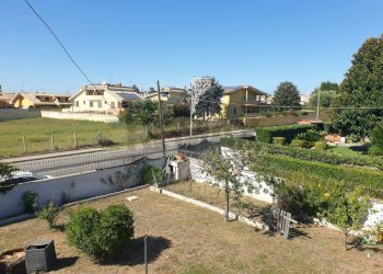 Edificio all\'aperto - Villa viale nuova california
 
48, Ardea - foto 35