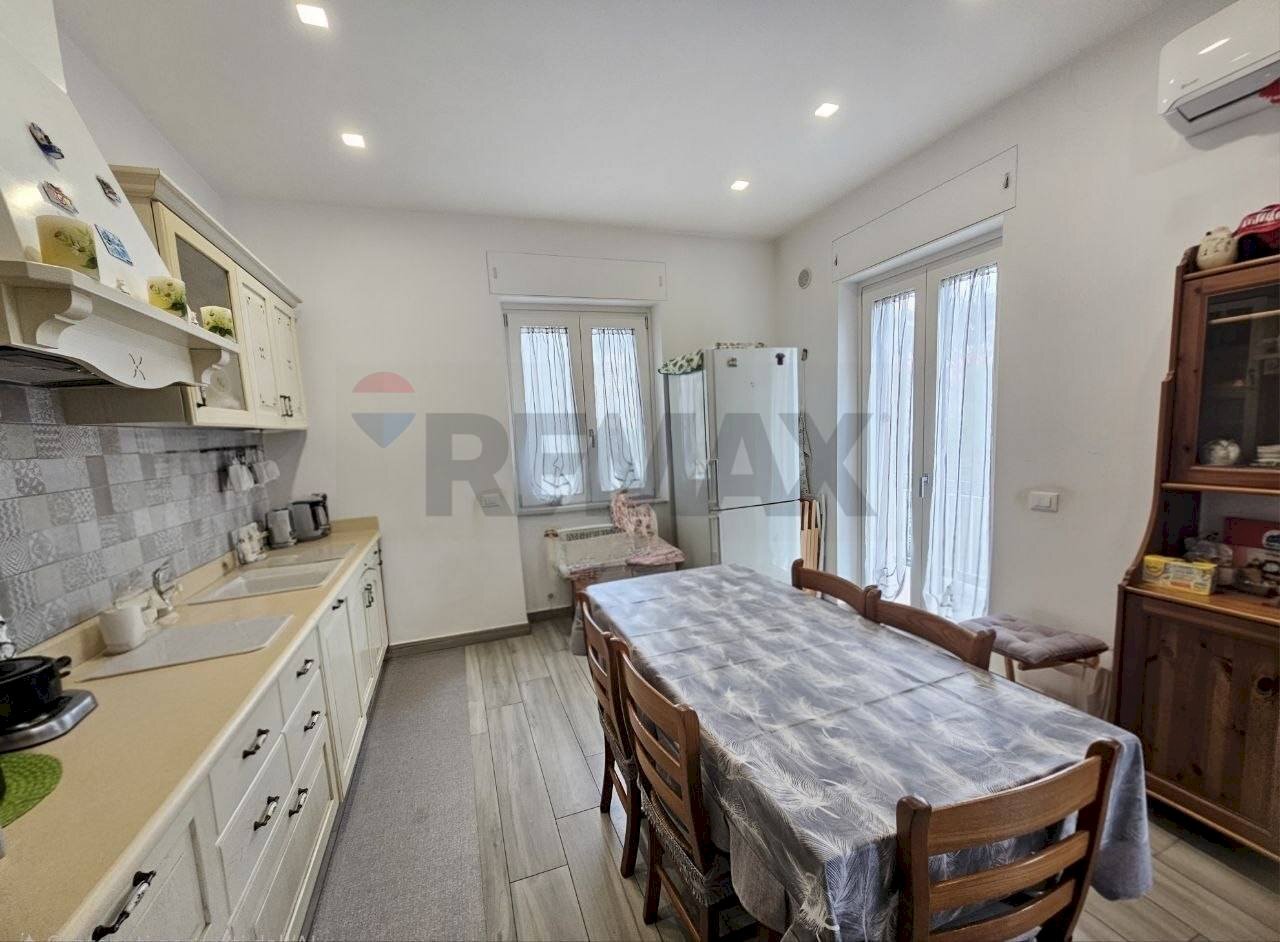 Cucina - Quadrilocale Via Luigi Manzella
 
23, Salerno - foto 3
