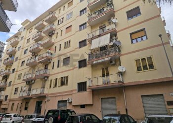 Edificio all\'aperto - Quadrilocale Via Luigi Manzella
 
23, Salerno - foto 25