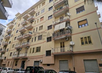 Edificio all\'aperto - Quadrilocale Via Luigi Manzella
 
23, Salerno - foto 26