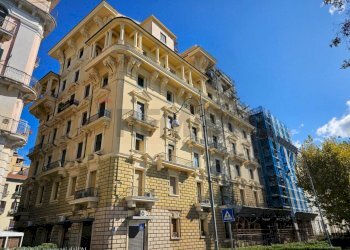 Edificio all\'aperto - Appartamento Lungomare Trieste
 
112, Salerno - foto 2