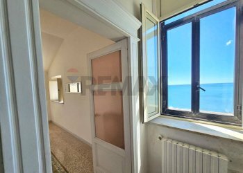 Hall / corridoio - Appartamento Lungomare Trieste
 
112, Salerno - foto 3