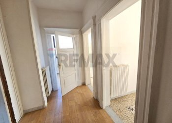 Hall / corridoio - Appartamento Lungomare Trieste
 
112, Salerno - foto 11