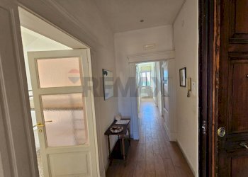 Hall / corridoio - Appartamento Lungomare Trieste
 
112, Salerno - foto 29