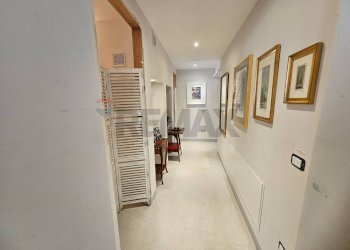 Hall / corridoio - Appartamento Via Masuccio Salernitano
 
39, Salerno - foto 51