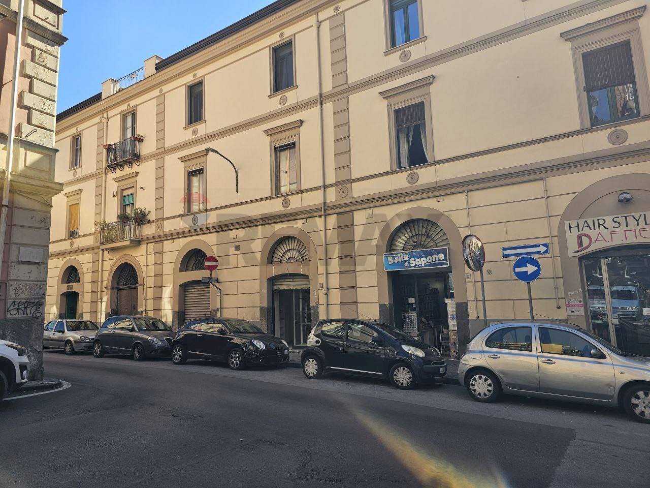 Edificio all\'aperto - Commercial Premises Via Francesco Crispi
 
62, Salerno - photo 1