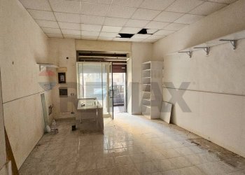 Non correlato - Commercial Premises Via Francesco Crispi
62, Salerno - photo 3