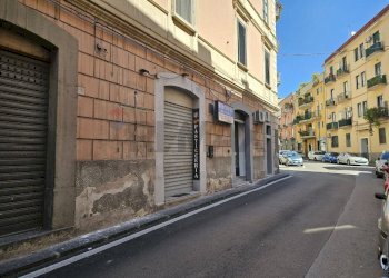 Edificio all\'aperto - Commercial Premises Via Francesco Crispi
62, Salerno - photo 7