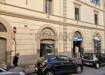 Edificio all\'aperto - Commercial Premises Via Francesco Crispi
62, Salerno - photo 10