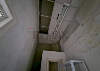 Edificio all\'aperto - Commercial Premises Via Francesco Crispi
62, Salerno - photo 13