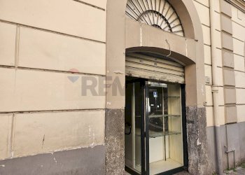 Edificio all\'aperto - Commercial Premises Via Francesco Crispi
62, Salerno - photo 15