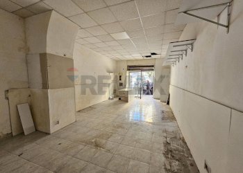 Non correlato - Commercial Premises Via Francesco Crispi
62, Salerno - photo 16