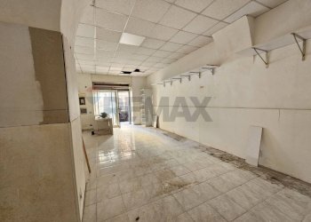 Ricezione / Lobby - Commercial Premises Via Francesco Crispi
62, Salerno - photo 22