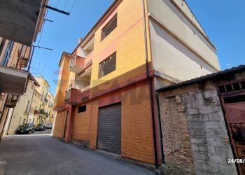 Edificio all\'aperto - Casa indipendente via Piave, Roggiano Gravina - foto 24