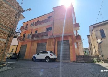 Edificio all\'aperto - Casa indipendente via Piave, Roggiano Gravina - foto 30