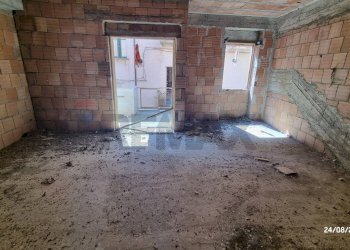 Stanza vuota - Casa indipendente via Piave, Roggiano Gravina - foto 35