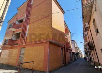 Edificio all\'aperto - Casa indipendente via Piave, Roggiano Gravina - foto 48