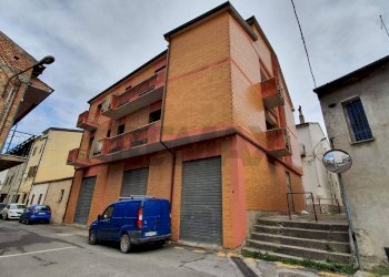 Edificio all\'aperto - Casa indipendente via Piave, Roggiano Gravina - foto 65