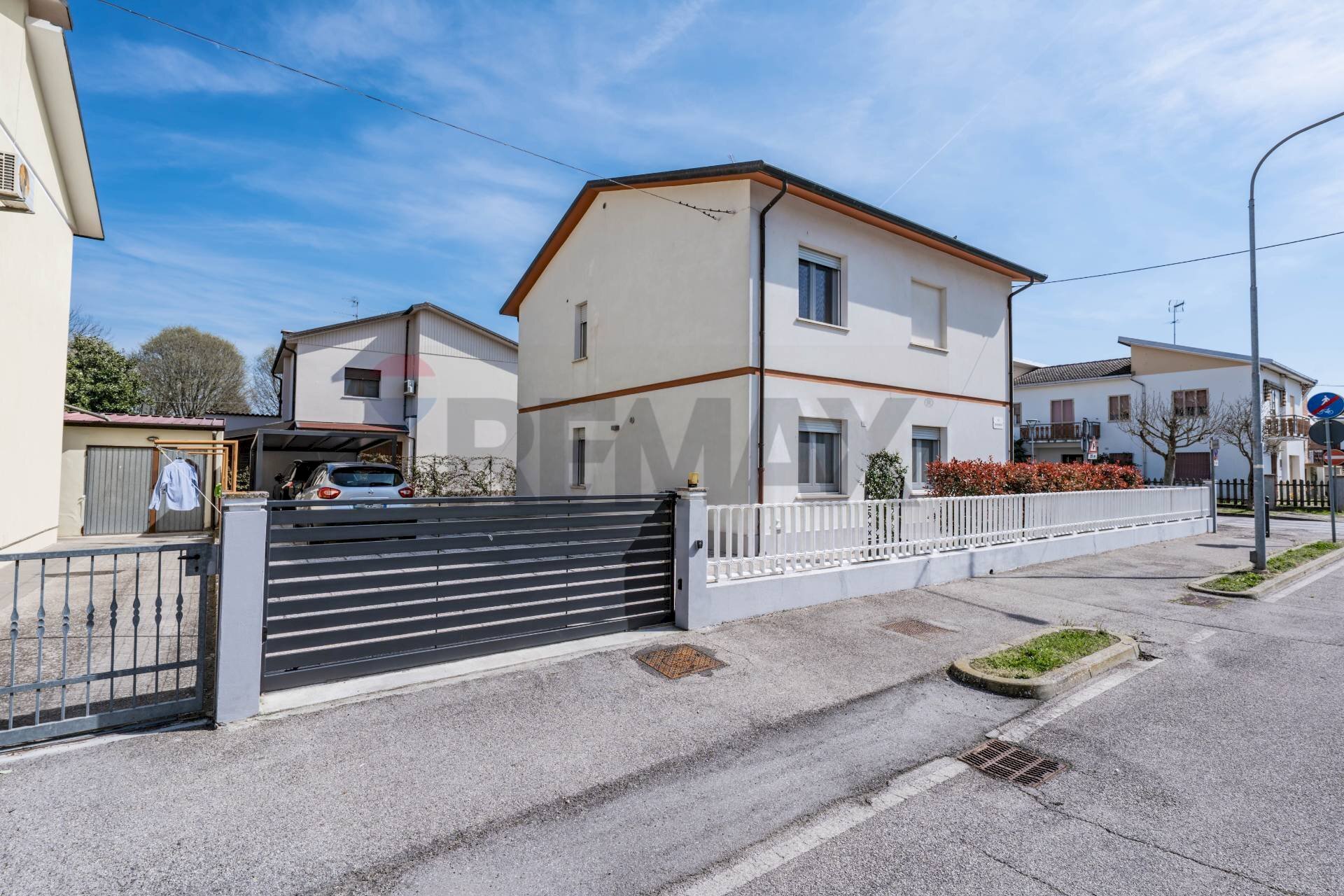 Casa all\'aperto - Casa indipendente Via Camillo Benso di Cavour
 
16, Tresignana - foto 2