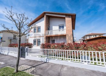 Casa all\'aperto - Casa indipendente Via Camillo Benso di Cavour
 
16, Tresignana - foto 1