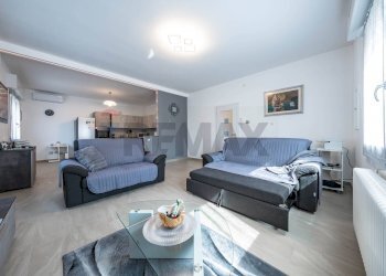 Soggiorno - Casa indipendente Via Camillo Benso di Cavour
 
16, Tresignana - foto 12