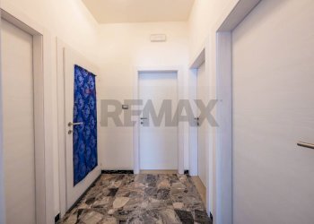 Hall / corridoio - Casa indipendente Via Camillo Benso di Cavour
 
16, Tresignana - foto 21