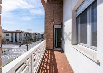 Balcone - Casa indipendente Via Camillo Benso di Cavour
 
16, Tresignana - foto 22