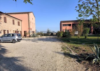 Edificio all\'aperto - Villa Via Madonna, Boschi
 
14, Poggio Renatico - foto 6