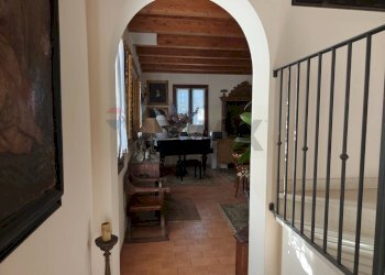 Hall / corridoio - Villa Via Madonna, Boschi
 
14, Poggio Renatico - foto 9