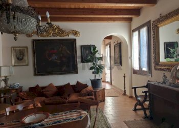 Sala da pranzo - Villa Via Madonna, Boschi
 
14, Poggio Renatico - foto 11