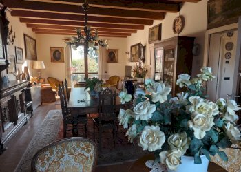 Sala da pranzo - Villa Via Madonna, Boschi
 
14, Poggio Renatico - foto 16