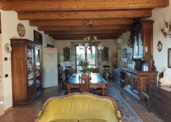 Sala da pranzo - Villa Via Madonna, Boschi
 
14, Poggio Renatico - foto 18