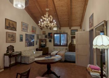 Soggiorno - Villa Via Madonna, Boschi
 
14, Poggio Renatico - foto 32