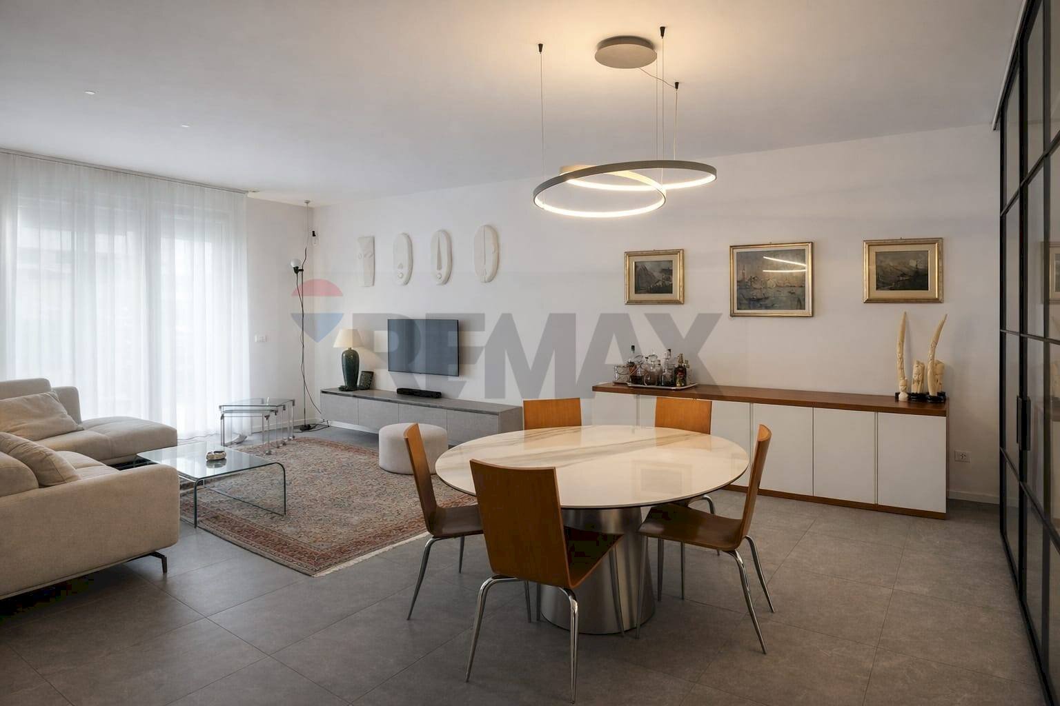 Sala da pranzo - Villa a Schiera Via Giovanni pascoli
 
15, Cava Manara - foto 2