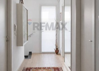 Hall / corridoio - Villa a Schiera Via Giovanni pascoli
 
15, Cava Manara - foto 24