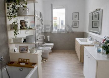 Bagno - Villa a Schiera Via Giovanni pascoli
 
15, Cava Manara - foto 25