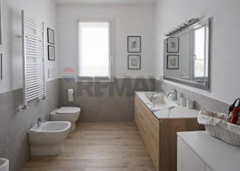Bagno - Villa a Schiera Via Giovanni pascoli
 
15, Cava Manara - foto 26
