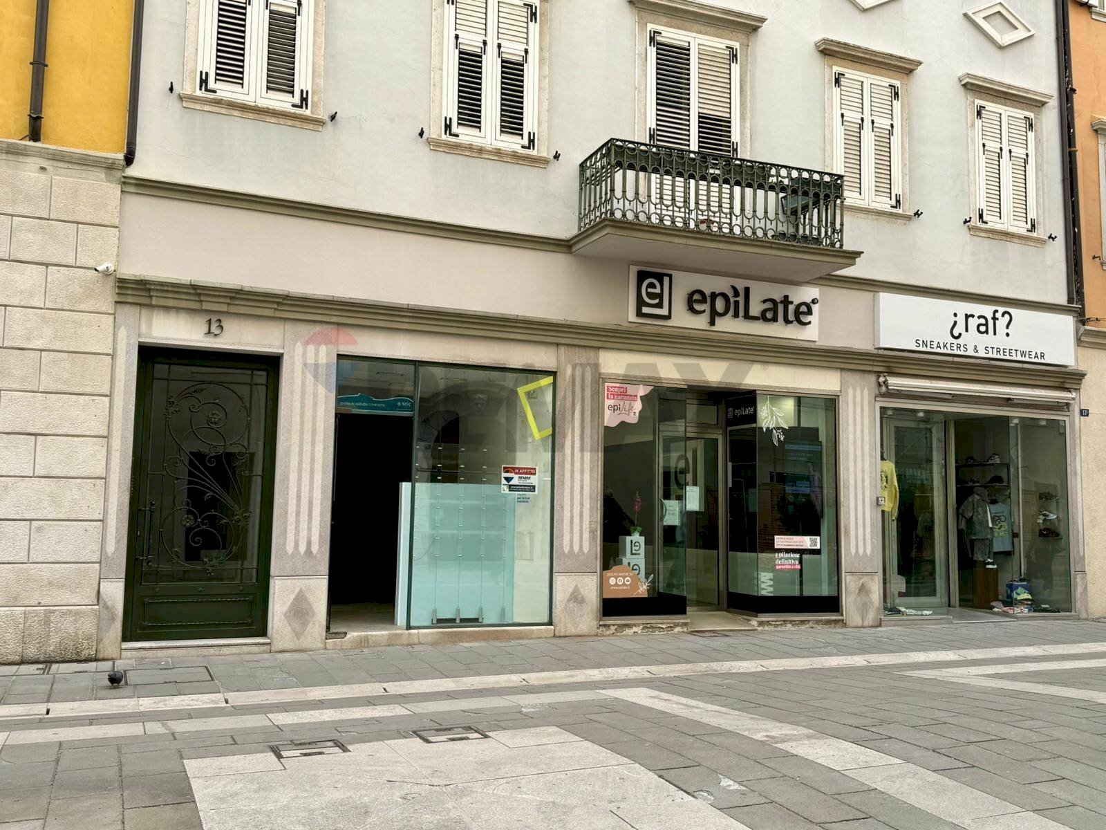 Edificio all\'aperto - Locale Commerciale VIA SAN LAZZARO
 
11, Trieste - foto 1